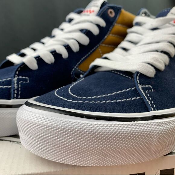 Vans SK8-Hi Reynolds Suede Size 8.5 Mens / 10 Womens - Picture 12 of 15